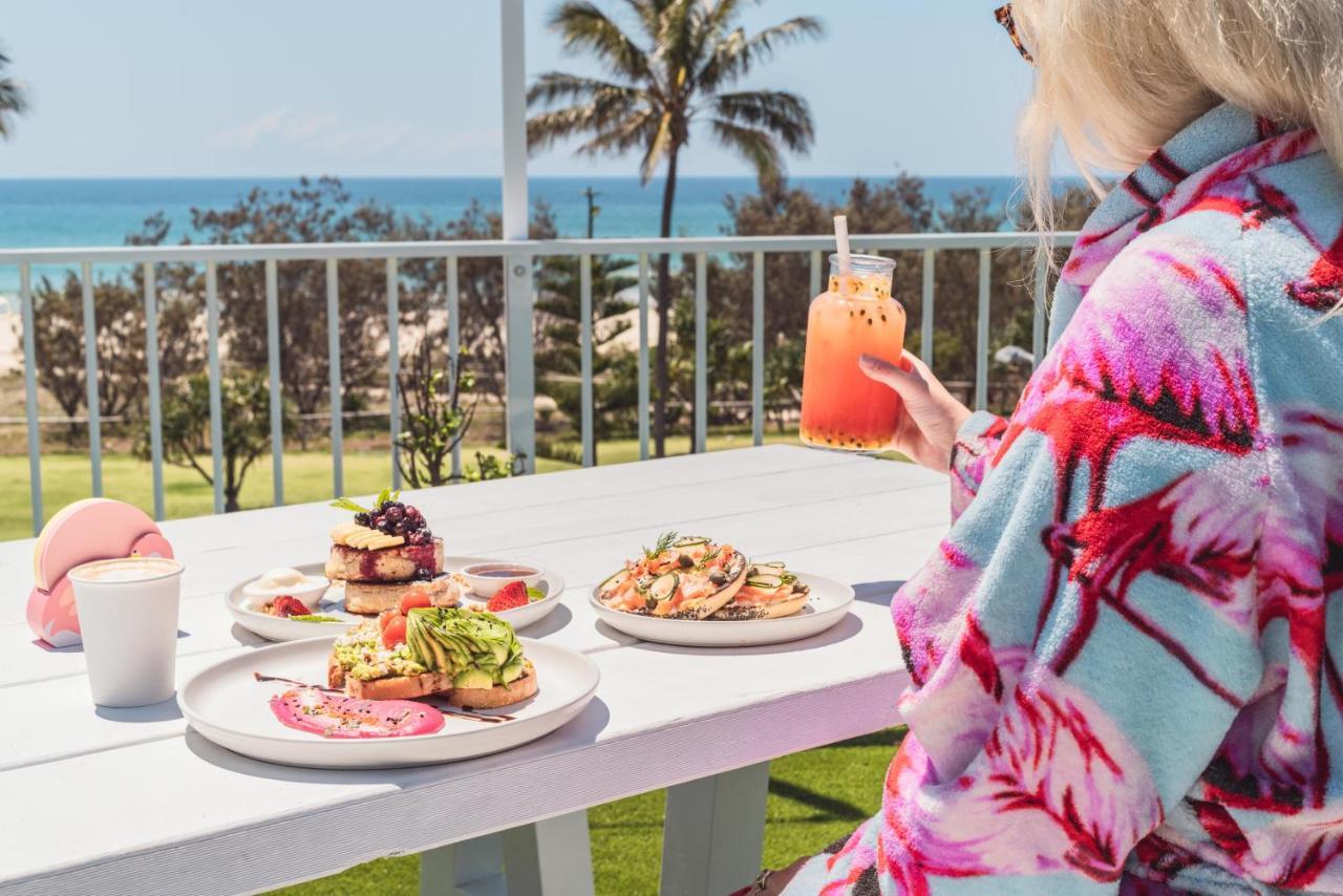 The Pink Hotel Coolangatta Gold Coast Buitenkant foto