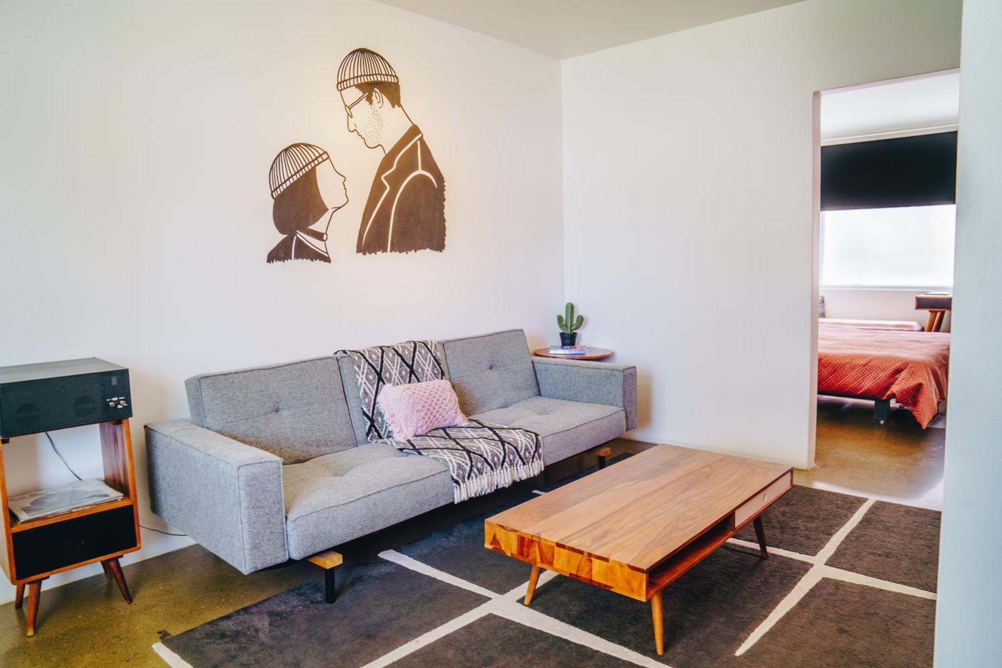 The Pink Hotel Coolangatta Gold Coast Buitenkant foto