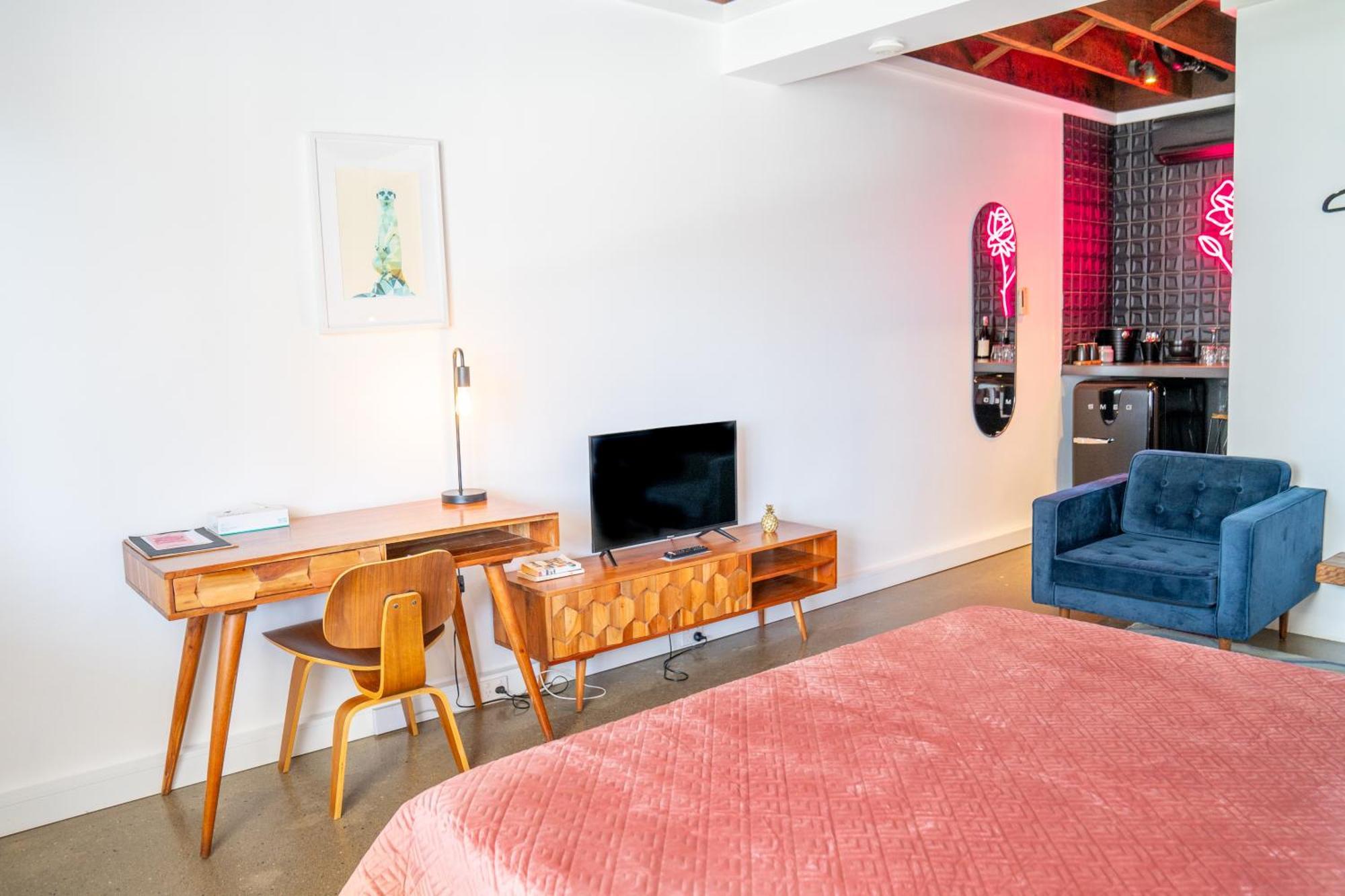 The Pink Hotel Coolangatta Gold Coast Buitenkant foto