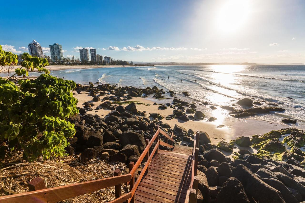 The Pink Hotel Coolangatta Gold Coast Buitenkant foto