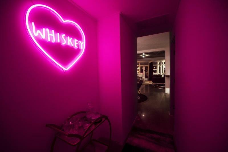 The Pink Hotel Coolangatta Gold Coast Buitenkant foto